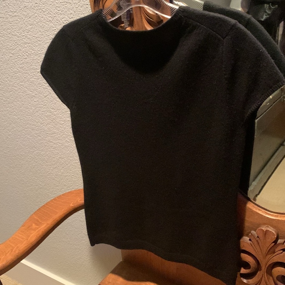 Neiman Marcus cashmere size XS short sleeved sweater - Picture 3 of 3
